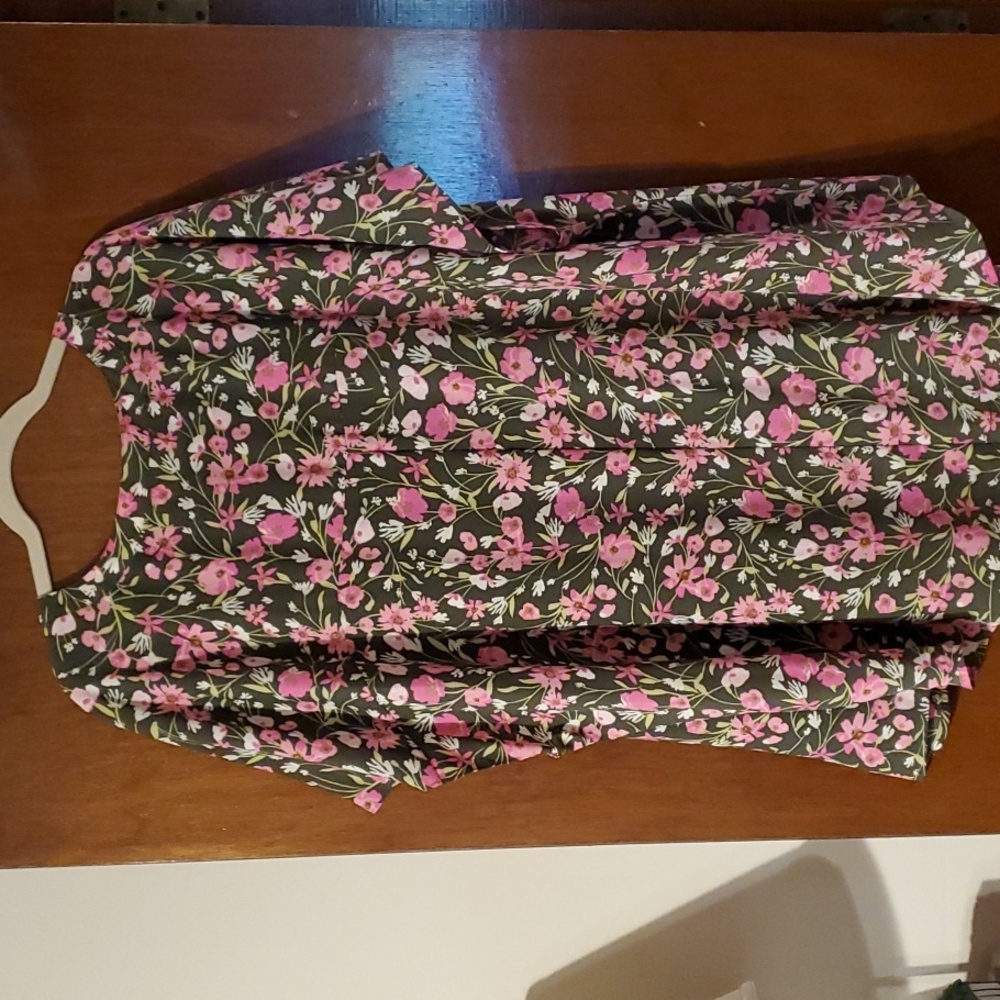 Gorgeous Floral Blouse 4X - Picture 4 of 4